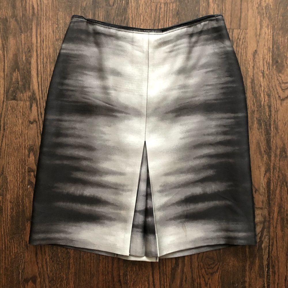 BCBG Maxazria Grey Ombré Front Pleat Skirt Sz 6